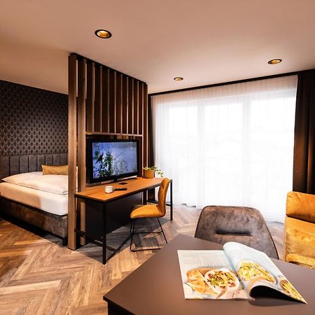 Zeit Und Raum Hotel - Self Check-In Eggelsberg 외부 사진