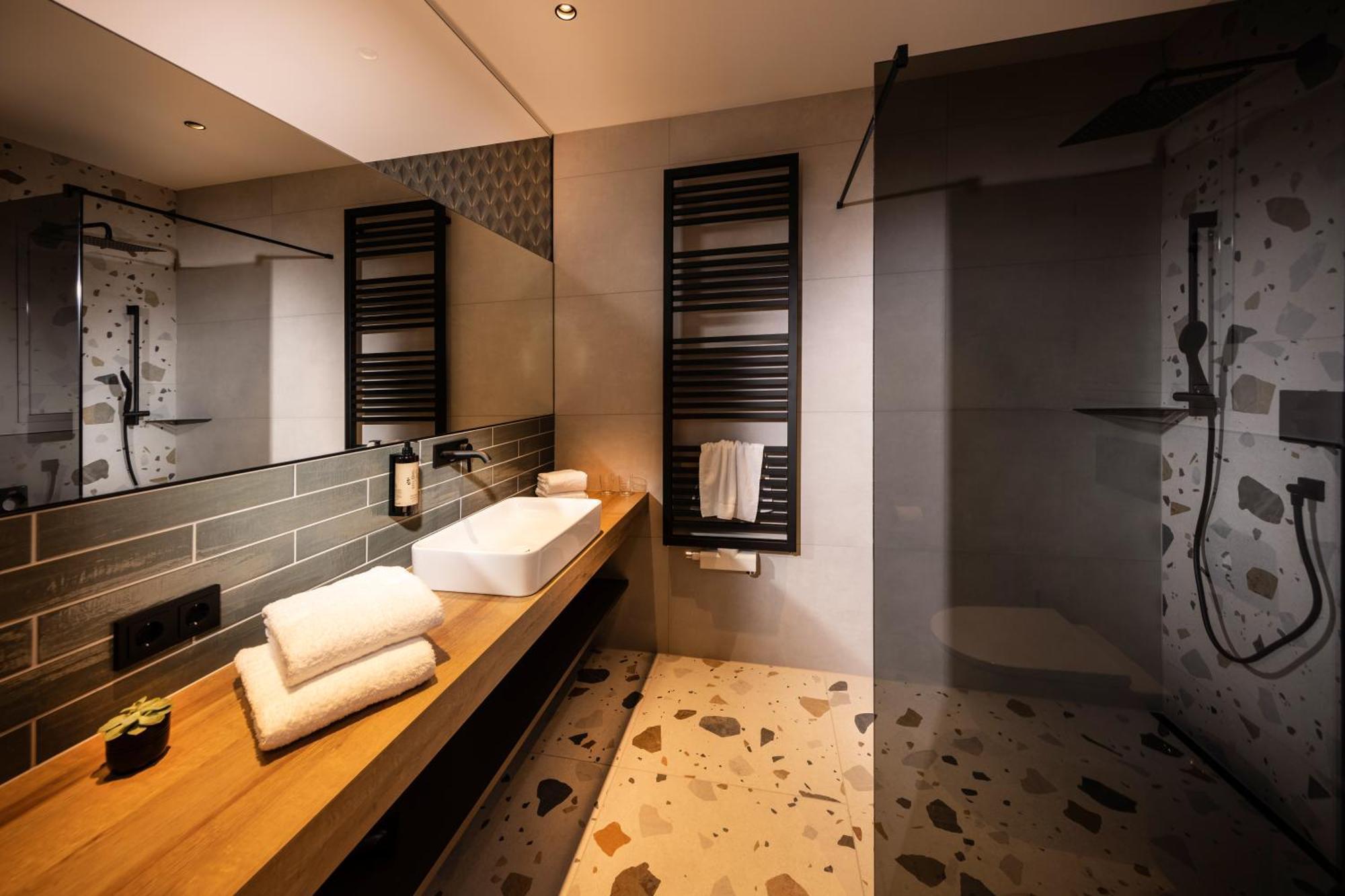 Zeit Und Raum Hotel - Self Check-In Eggelsberg 외부 사진