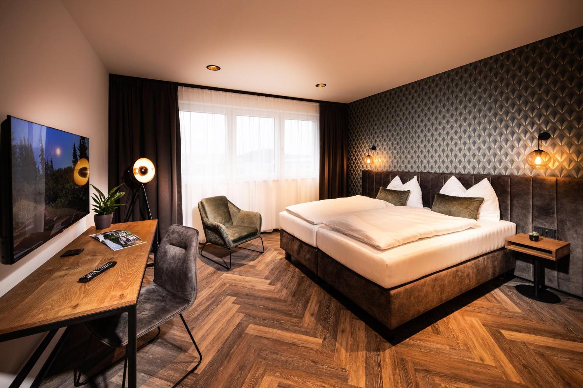 Zeit Und Raum Hotel - Self Check-In Eggelsberg 외부 사진